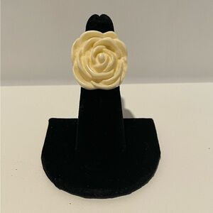 Vintage, Resin, Cream Rose Ring, Rose 1”, Size 5